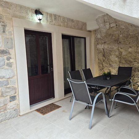 Apartment Rika Omis Exterior photo