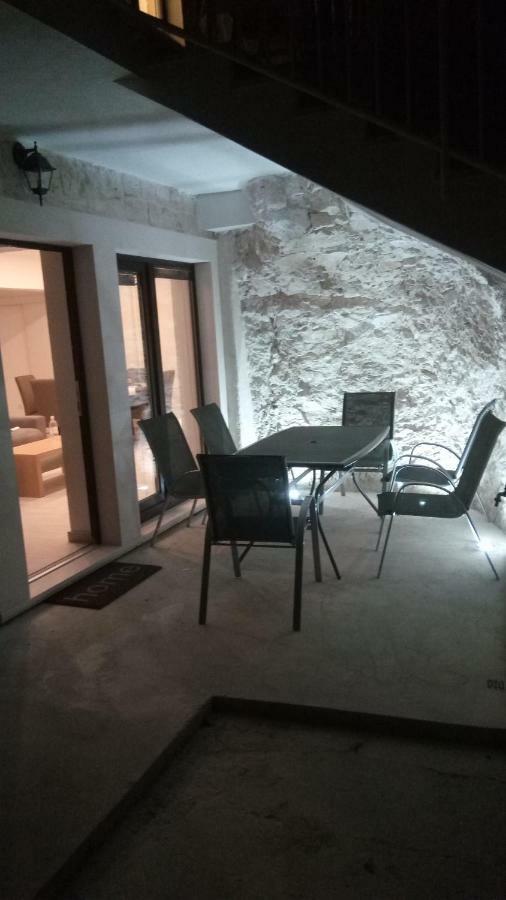 Apartment Rika Omis Exterior photo